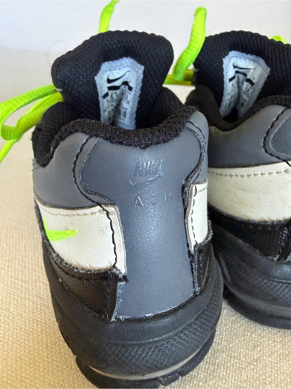 Nike Air Max 95 TD sneakers in a "Black Volt" colorway size 7C - Picture 10 of 11